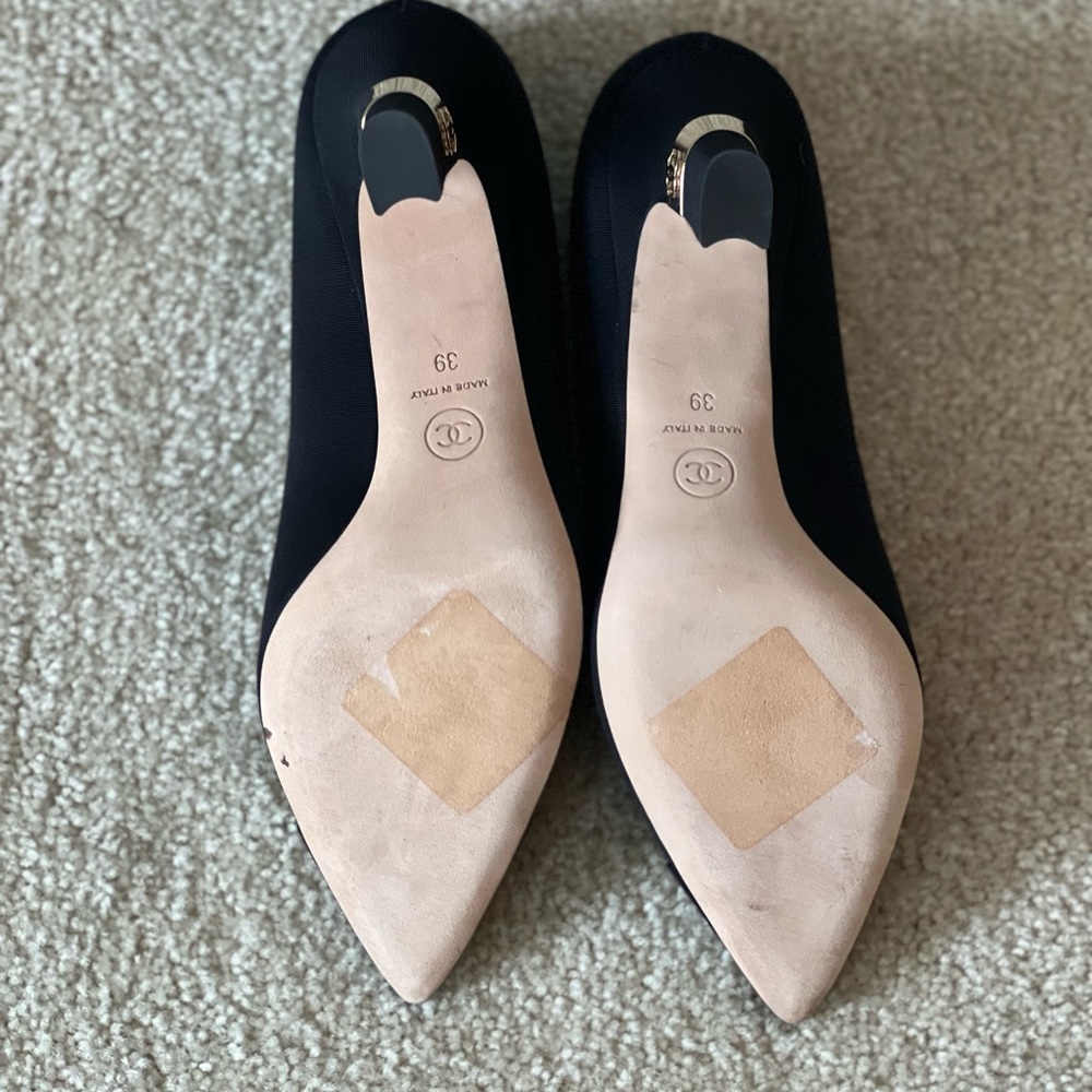 NWOT Chanel black pumps - Picture 8 of 10